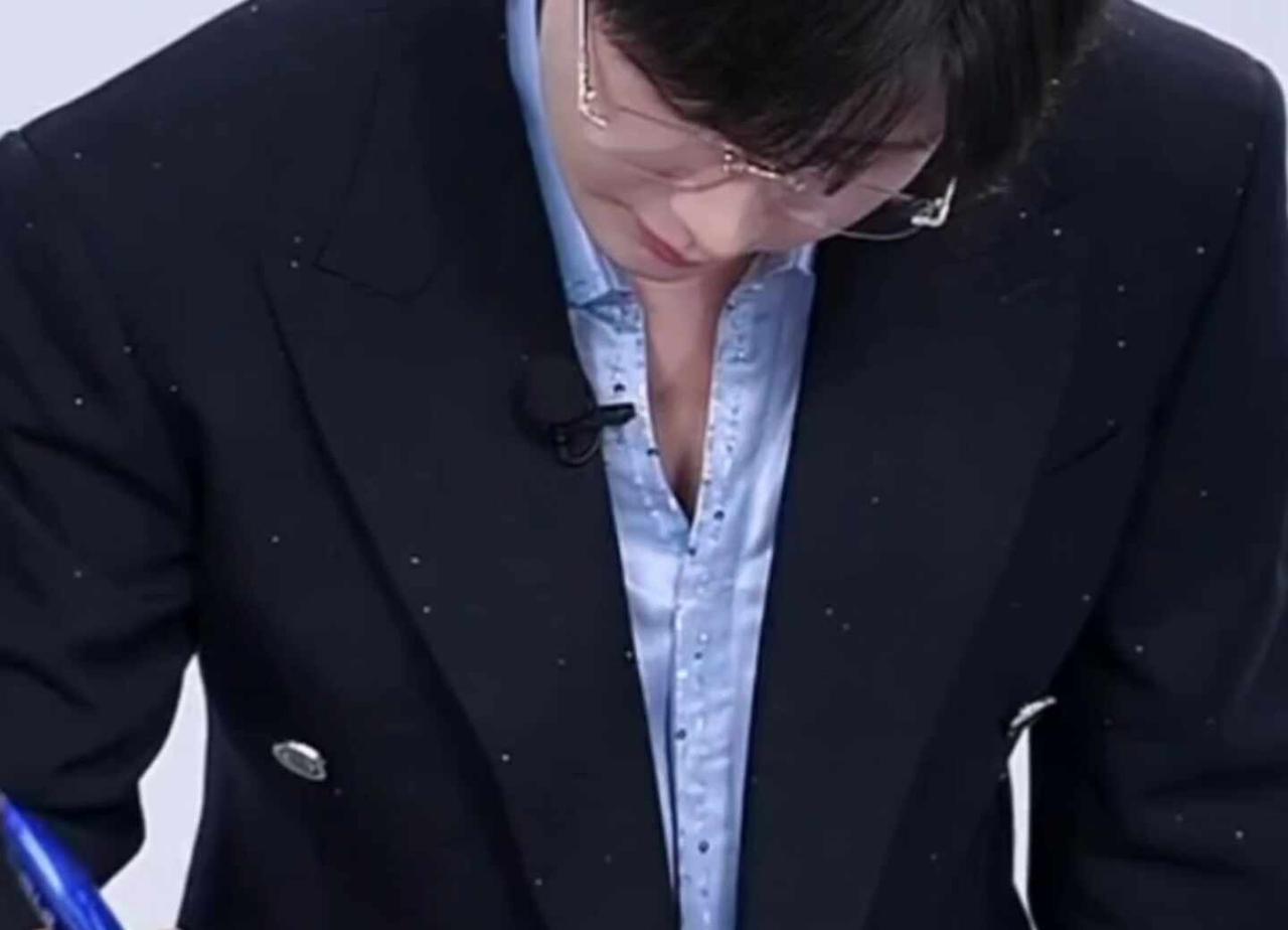 这大胸肌[爱心][爱心][爱心]成毅向全世界安利成毅
