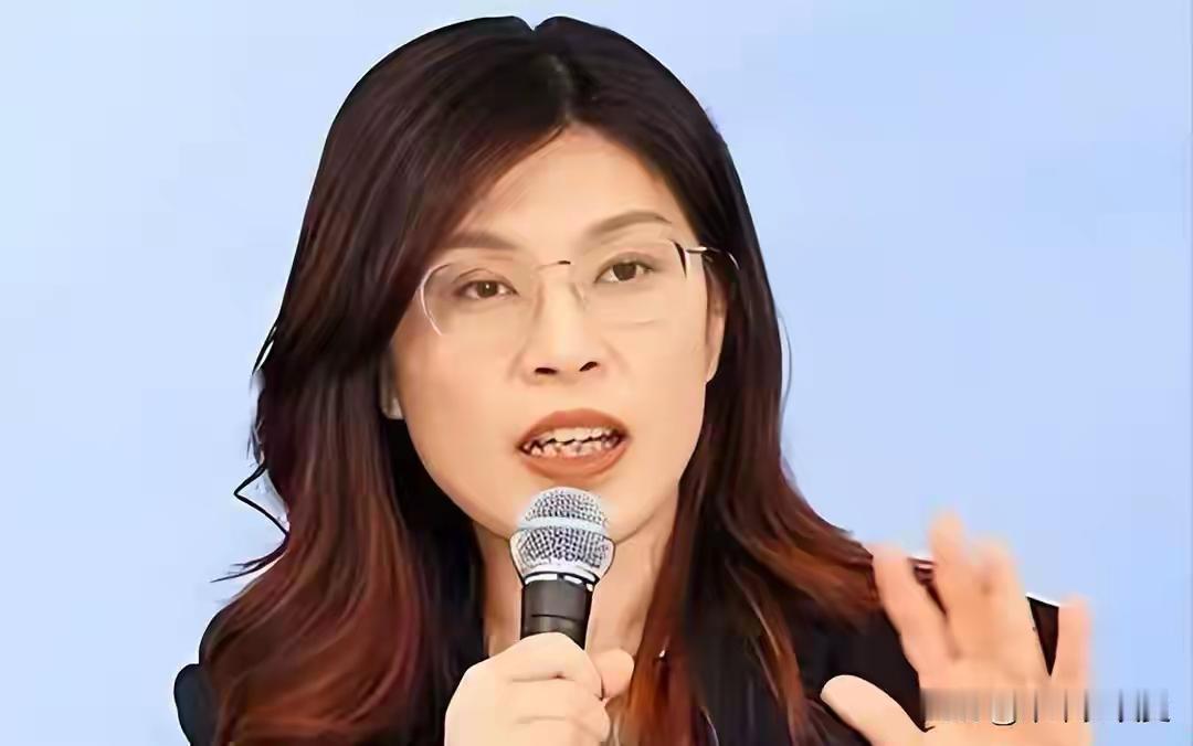 统一后台湾谁来管事？一人扛所有？三人搭班子更稳2025年底以来，两岸融合发