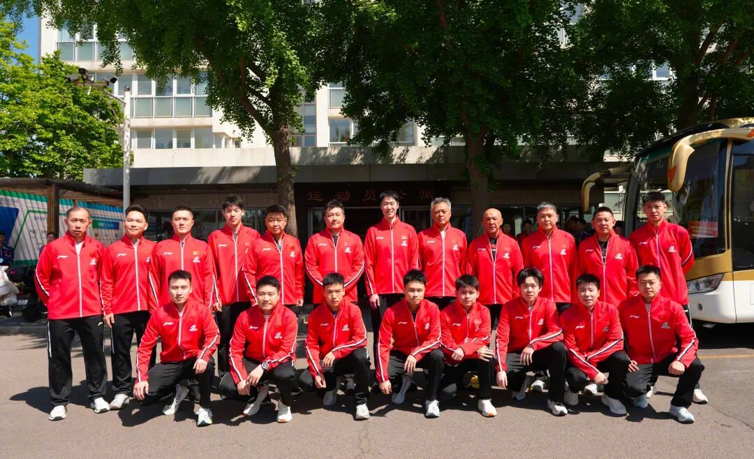 马琳谈国乒出征世乒赛【国乒今日出征伦敦，全力以赴争夺世乒赛冠军】王皓谈国乒出征世