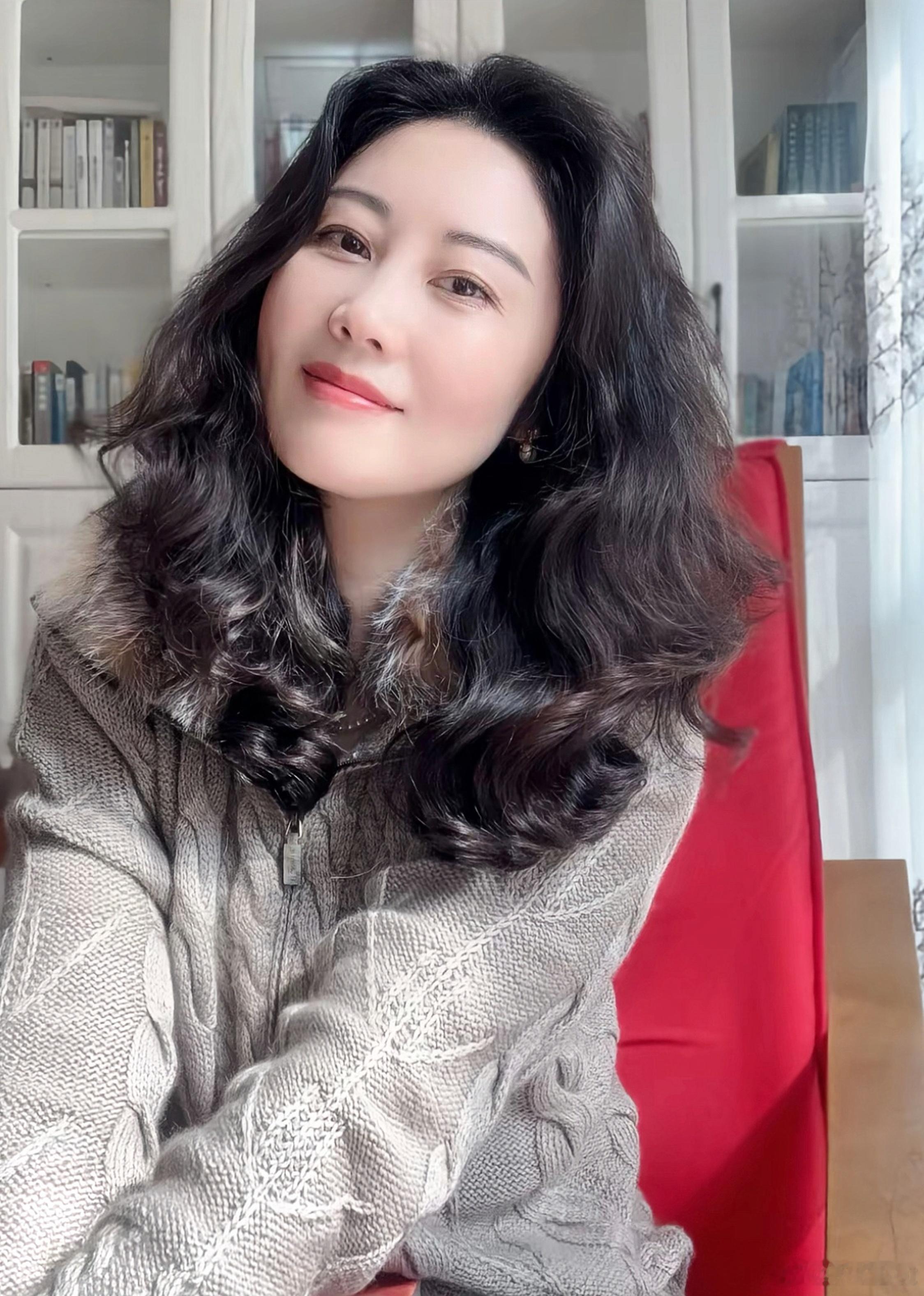 风韵气质美阿姨