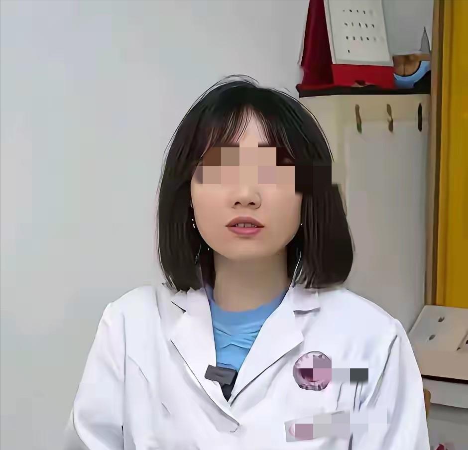 曾医生离开医院的消息传出后，不论是支持她的人还是对她有看法的人，一时间都陷入了沉