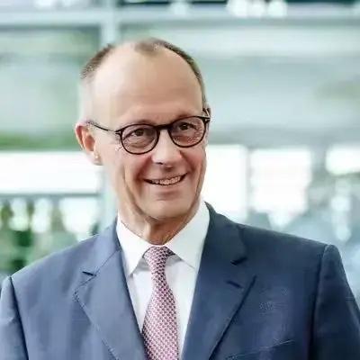 德国要向美国购买300套爱国防空系统最大限度地支持乌克兰，默茨给力，欧盟在重新