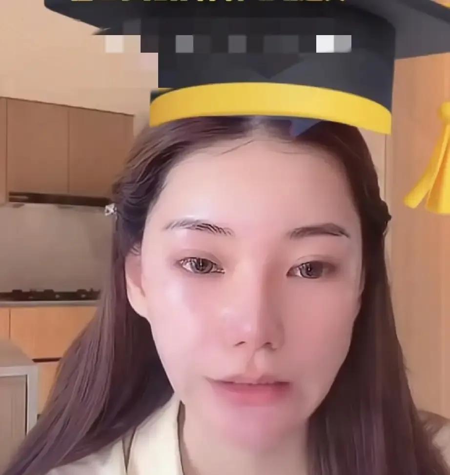 筱梅拍视频说箖箖玥儿其实是小杨阿姨一手带大，她只能给建议。我听完直接愣住，原来