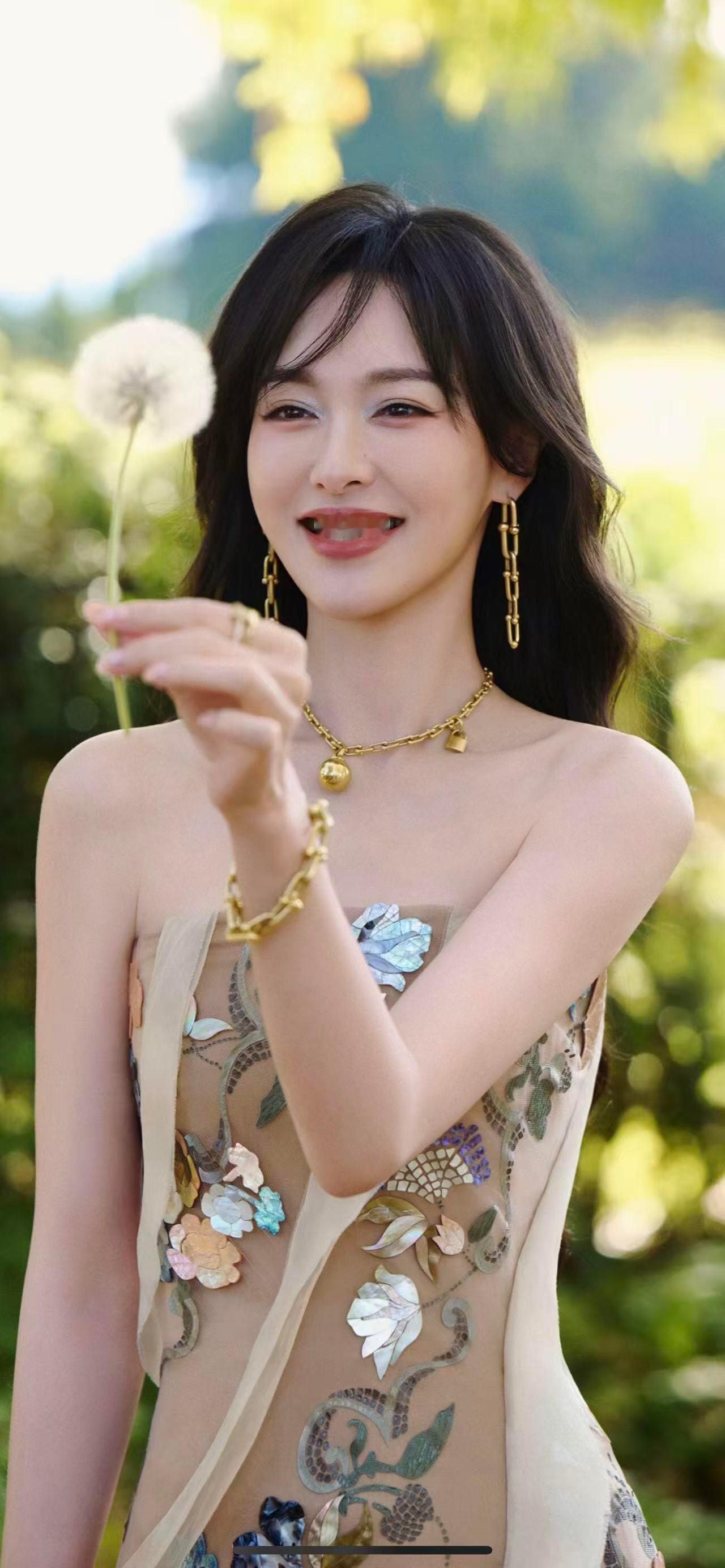 唐嫣x散发光芒的她