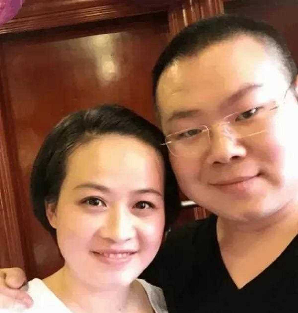 一次，关系不错的发小给岳云鹏打电话：“能借我50000元应个急吗？我母亲生病住院