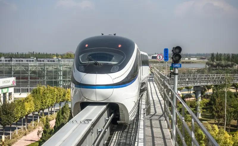 我国在磁悬浮领域又有大突破！国防科技大学磁浮团队历时10年攻关，在400米磁悬浮