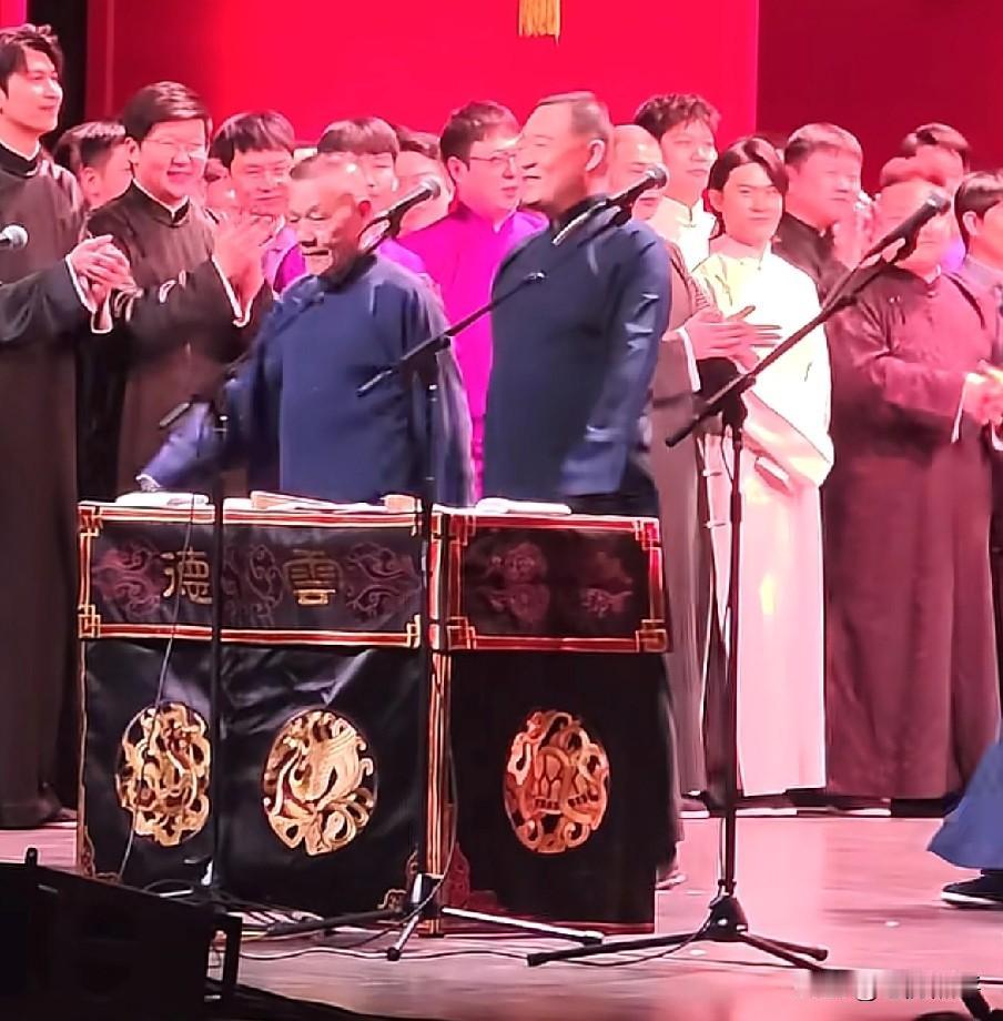 德云社大封箱的热度真高，北展的演员走秀刚结束，网上就刷到很多视频。没有想到郑