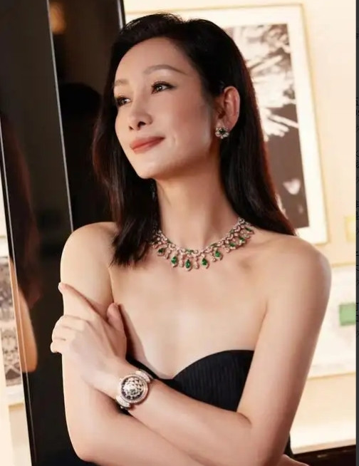 2011年，刘烨在一次采访中竟然公开嘲讽秦海璐，说班里长得最丑的女人就是她。秦海