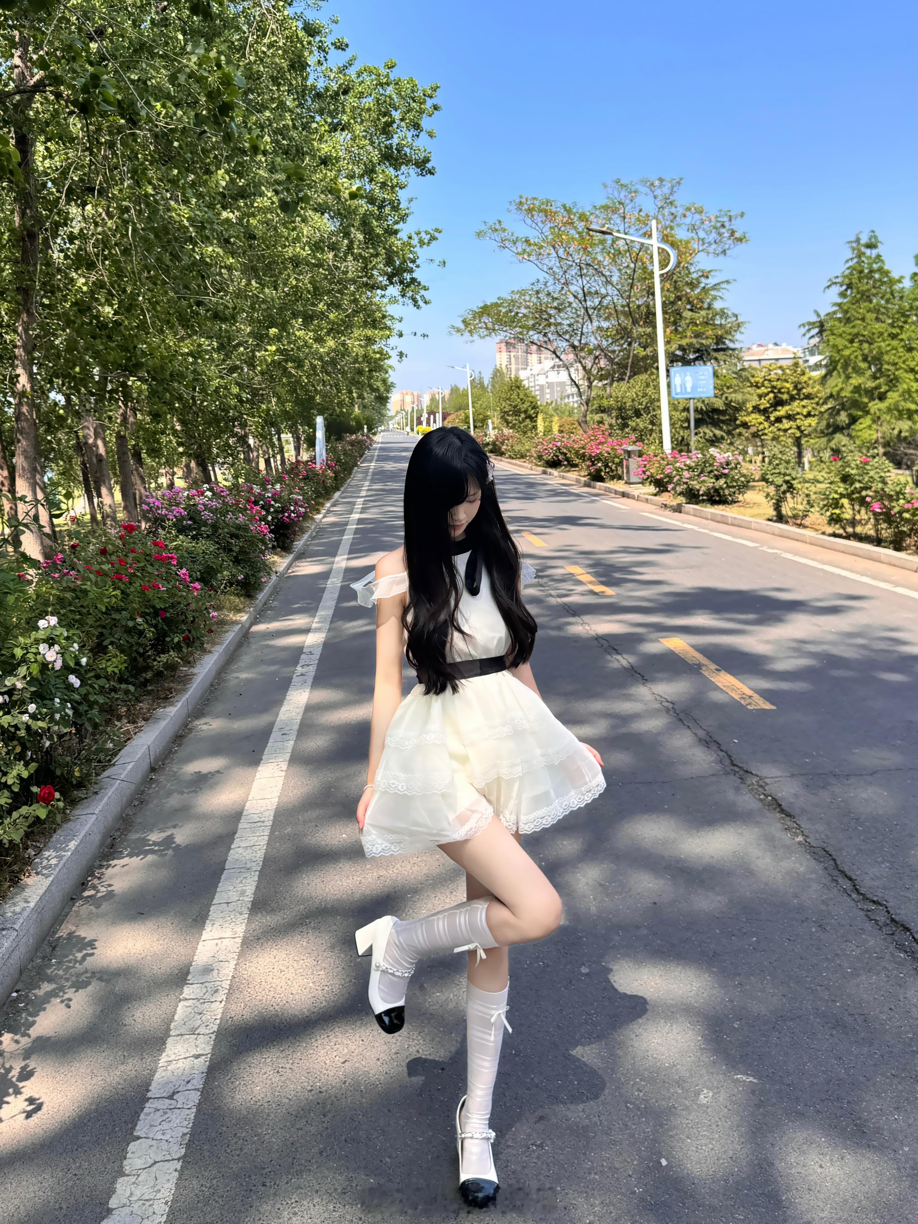 最近一个星期拍了多少……（平均一天拍五六套）全是广子自己买的衣服都没精力拍闲
