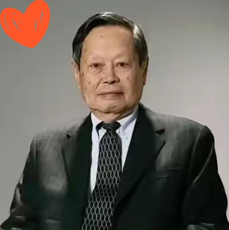 不知道明天先生的遗体告别式能有多高规格纠结先生的告别仪式规格，其实是把伟大往
