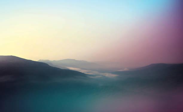 一位中年人说：你可以善良，但必须有“打狗棒”：不伤人，也别让人伤你。很多人吃