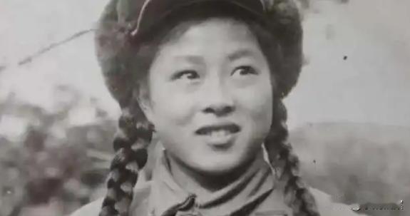 1952年,16岁贵州妹子在上甘岭猫耳洞里，靠嘴帮连长导尿，捡回对方一条命，之后