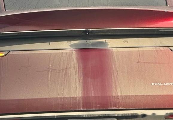 带摄像头自清洁的特斯拉ModelY，但这目前只存在于Robotaxi车队中，