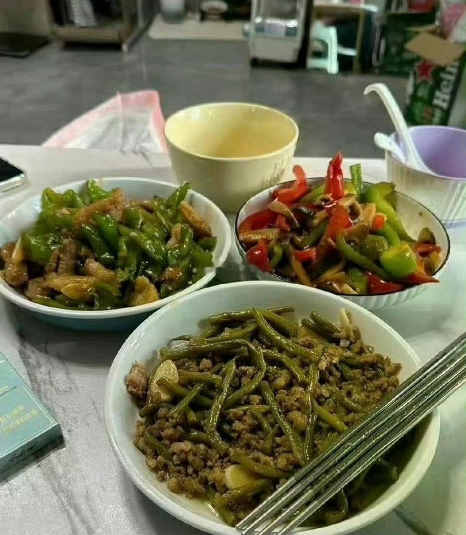 左边是前妻做的，右边是现在老婆做的