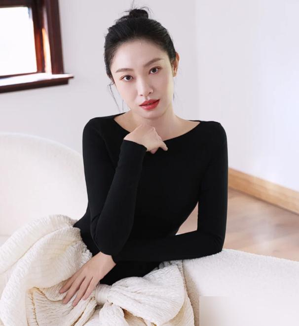 《漫长的季节》里，有个角色叫黄丽茹。演她的演员，叫王佳佳，38岁。拿到这