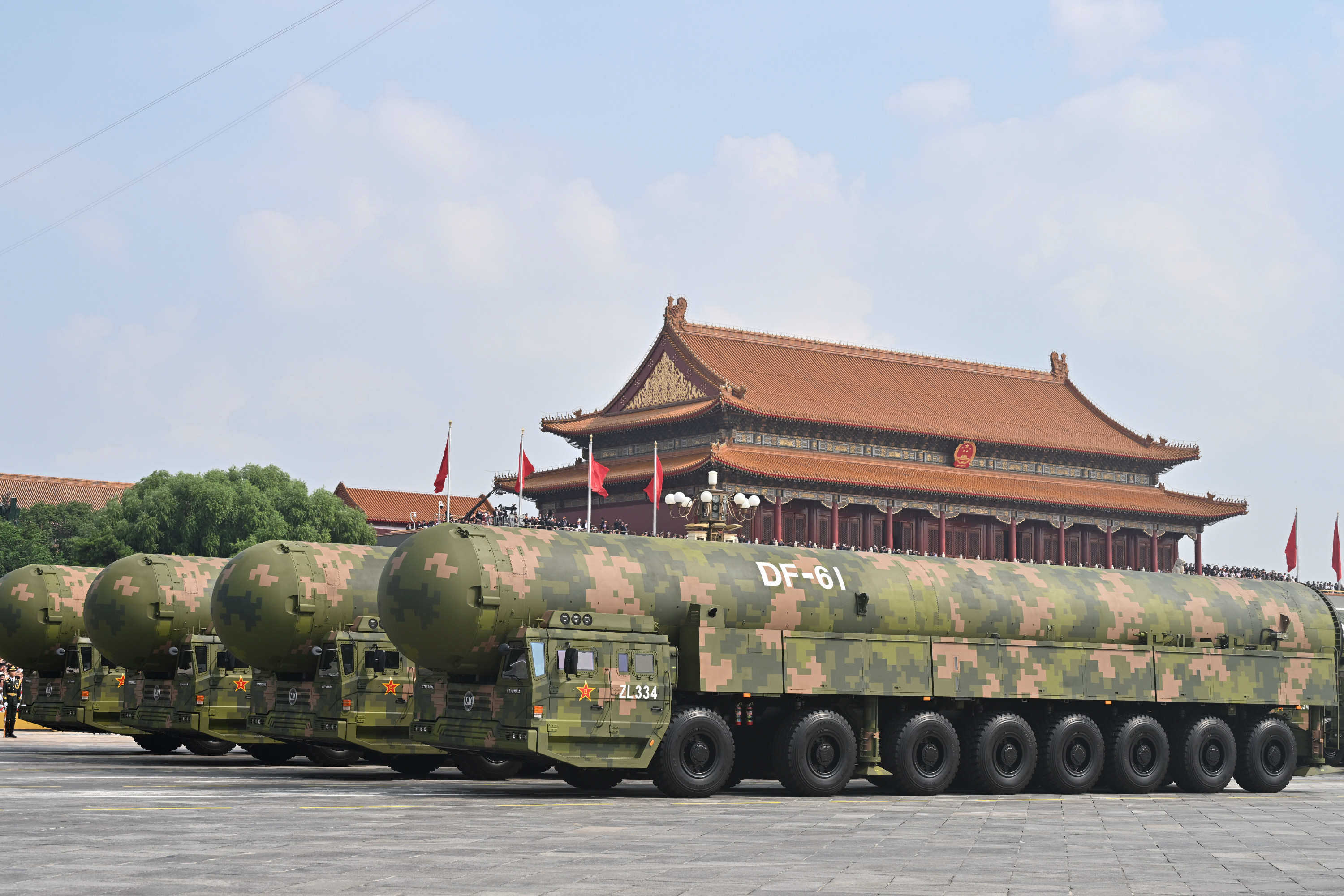 【#英媒点评中国九三阅兵亮相的六种新武器#】据英国《每日电讯报》网站9月3日报道