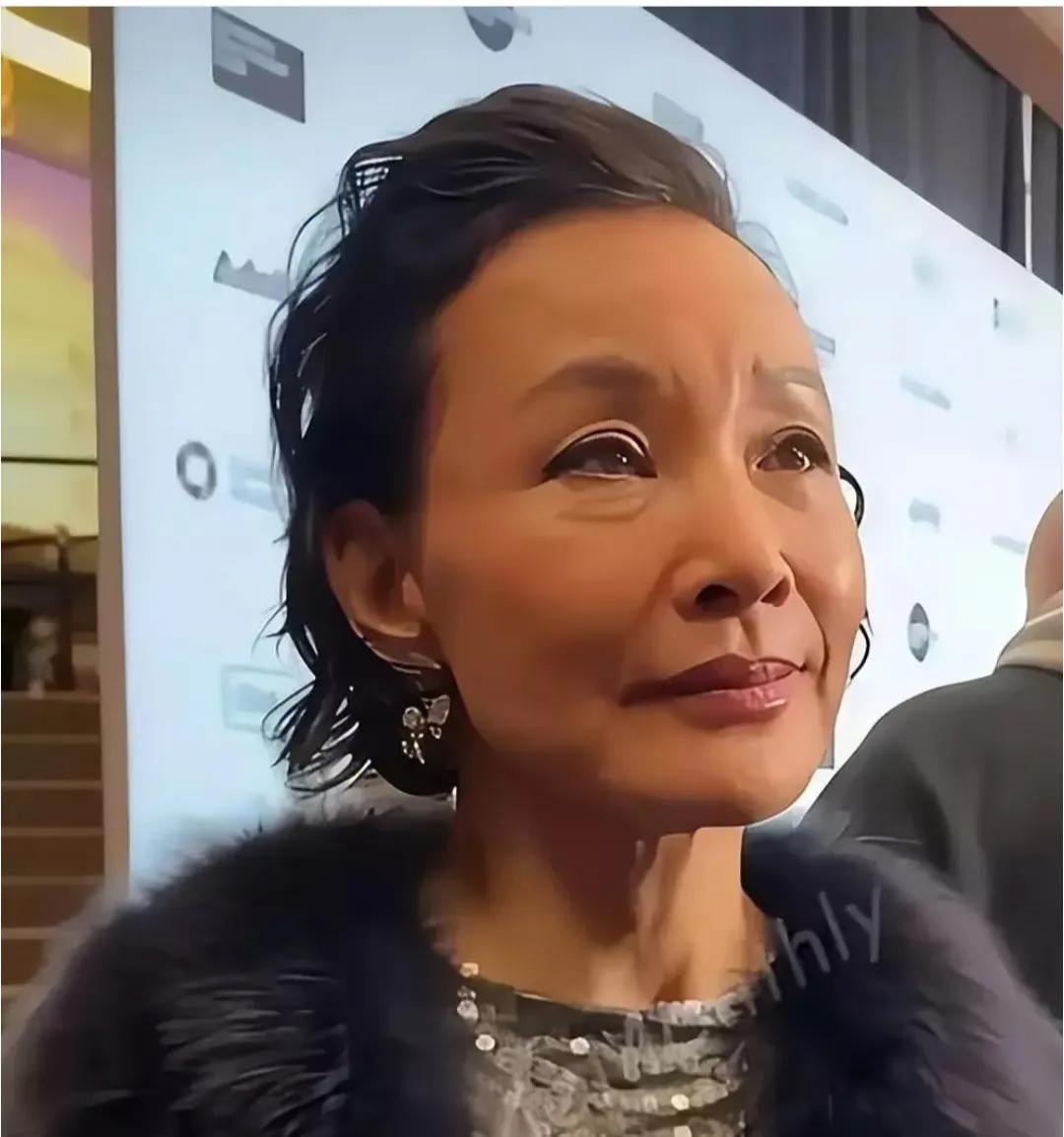 陈冲年轻时真的是纯纯的美少女！现如今老了一点年轻时候样子都看不到！不过65岁状态