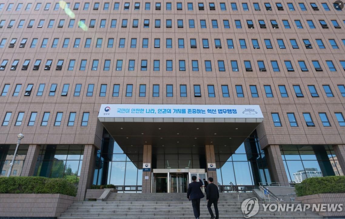 太反差了！7月1日韩联社官宣，日本刚悄悄上调华人签证费收割游客，韩国直接甩出重磅