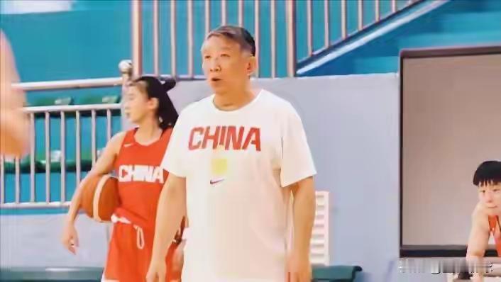 说什么李梦的圈子这么强吗？网上骂宫鲁鸣教练的帖子满天飞！用那个运动员是教练说了