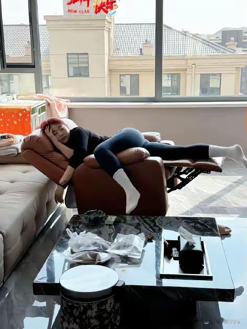 谁知道这个是一个人还是两个人？一个人真好，想怎么来就怎么来。