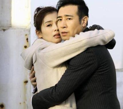 2014年的某一天，于和伟刘涛拍吻戏，刘涛说：“你嘴里烟味太重了”，没想到于和伟