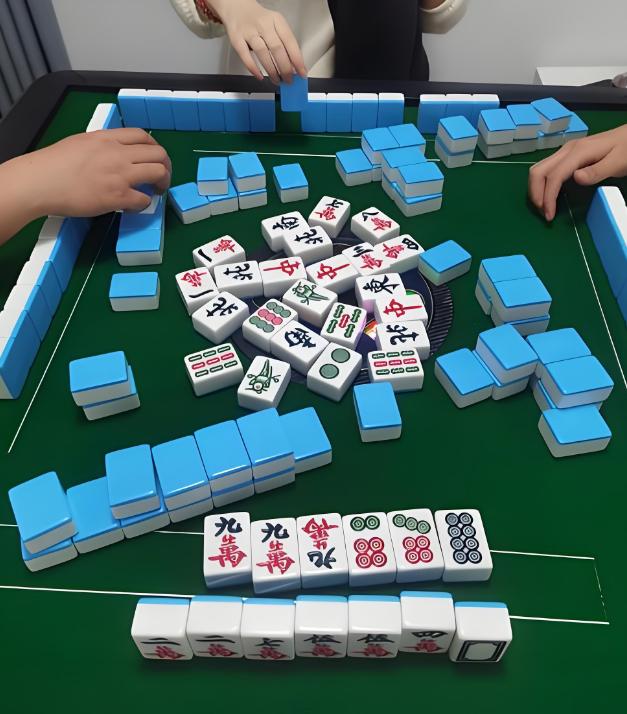 “不是谁死谁有理！”据5月5日《南方都市报》报道，广东清远一男子在棋牌室打麻将时