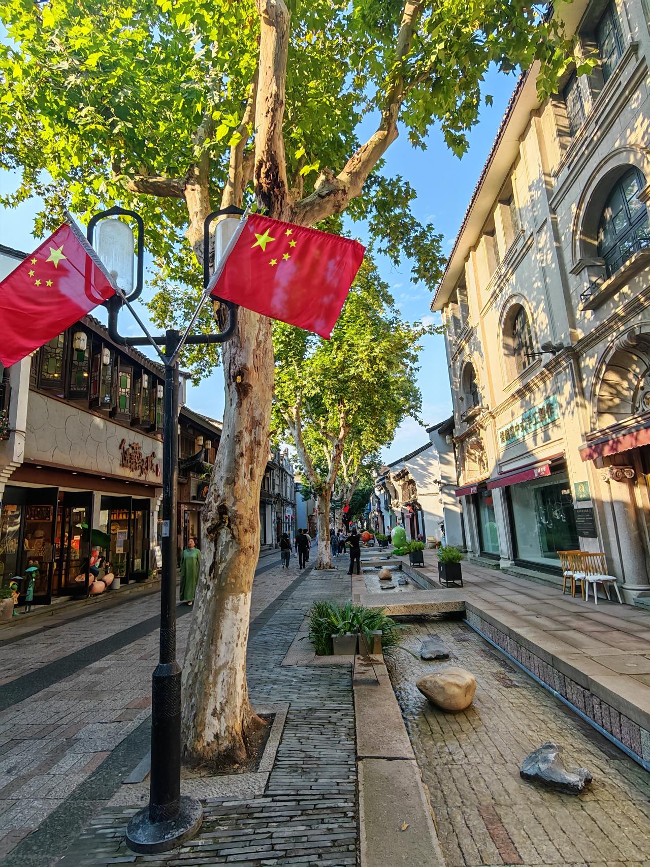 杭州旅行第一天杭州｜清河坊｜南宋御街清河坊历史文化特色街区位于杭州市上城区