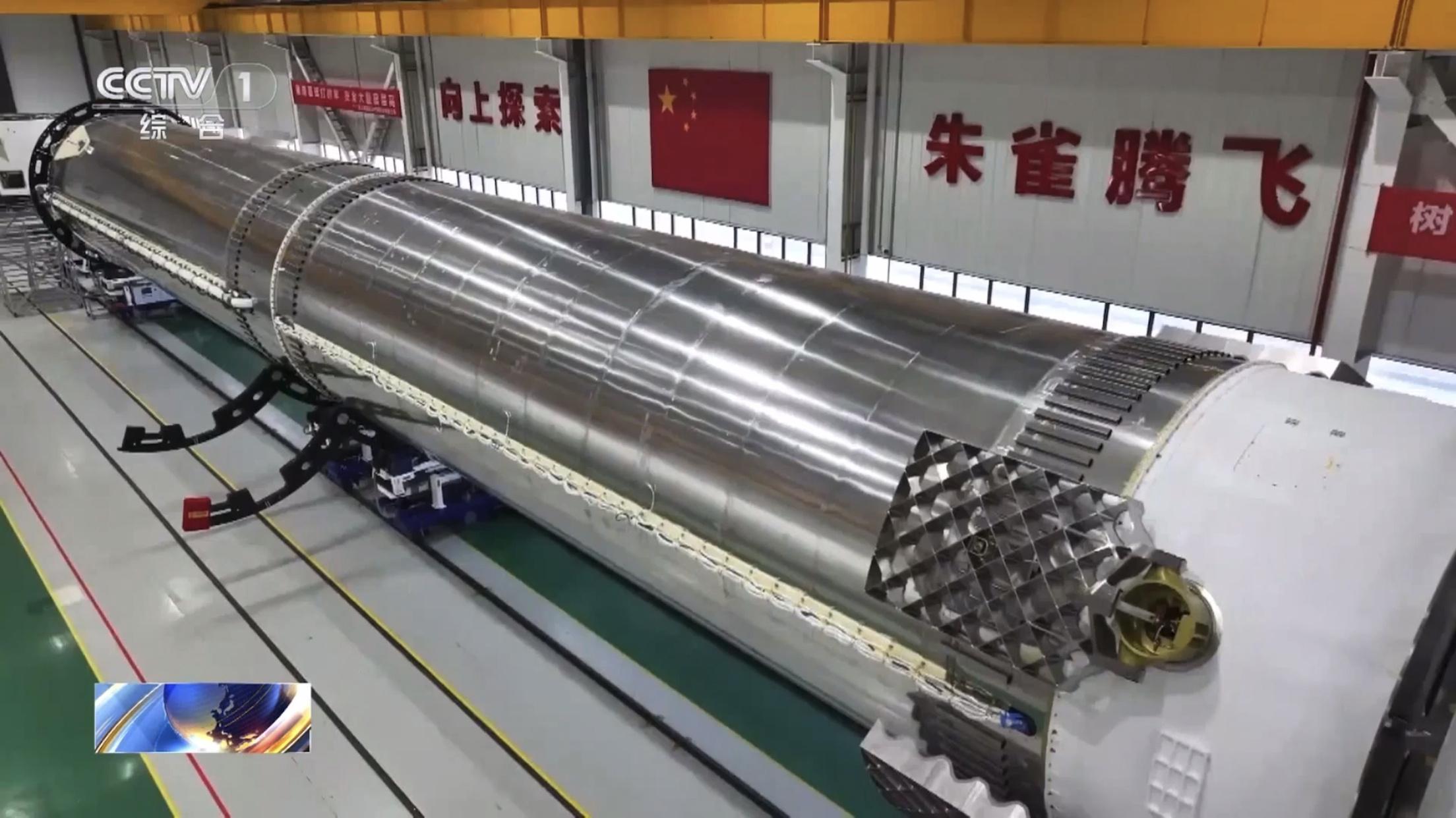 与东风-5C、长征-2F同比例对比，没想到“朱雀三号”尺寸竟然那么大！网友制作的