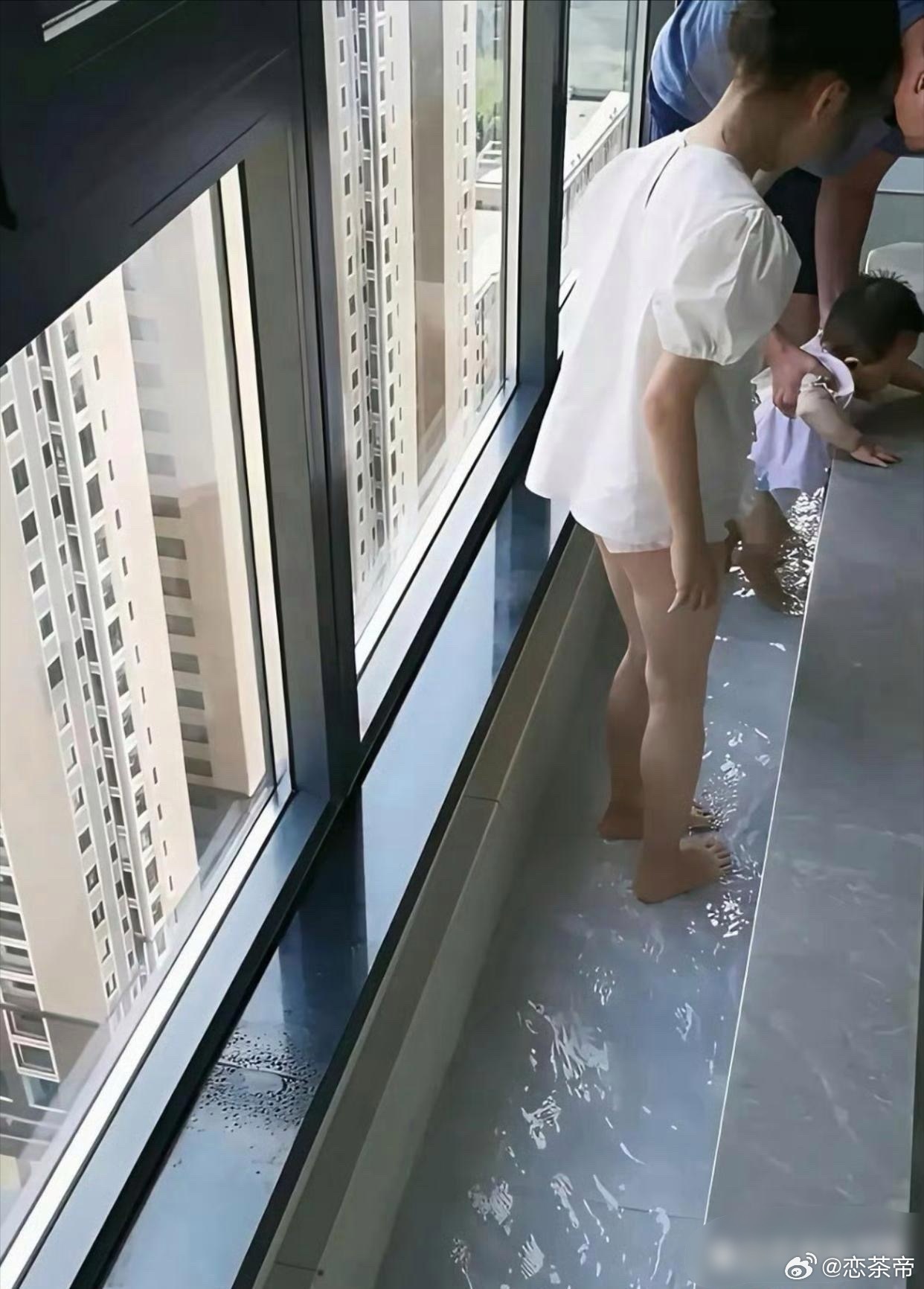 买到楼下的人估计肠子都悔青了吧