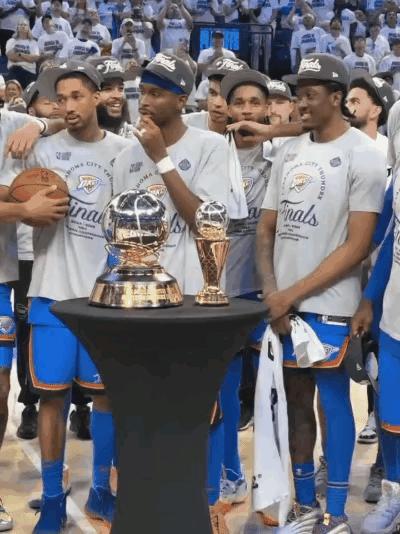 NBA重要奖杯的冠名人都是谁？你都知道吗？总冠军杯：奥布莱恩！fmvp杯：拉塞尔