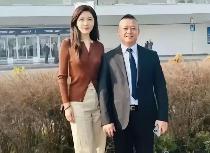 当年张艺谋亲自跑到中戏挑女主角，一眼就相中了班里最漂亮的那个姑娘。要是换成别人，