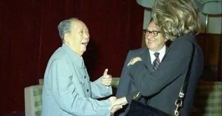毛泽东82岁时，美国国务卿基辛格问毛泽东身体如何，毛泽东回答了一句话，让基辛格大