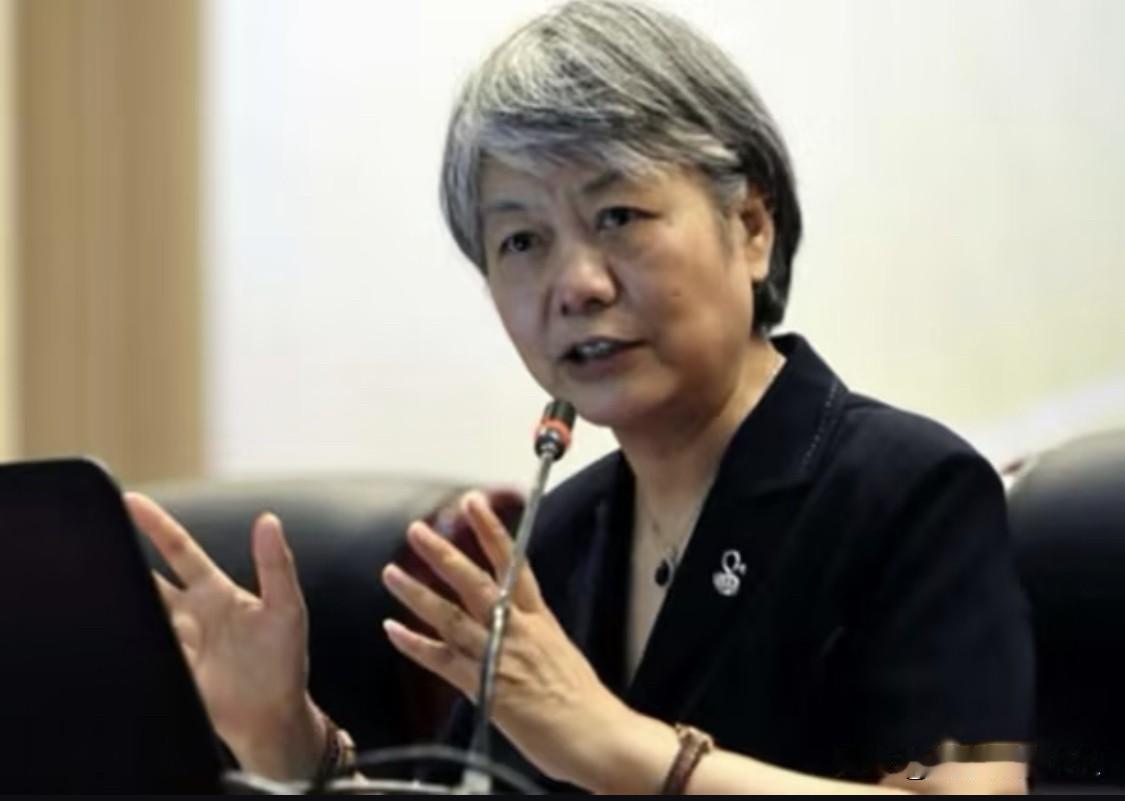 教育专家李玫瑾教授说：“亲子日渐无话可聊，很多家长怪罪孩子叛逆孤僻，真正根源在