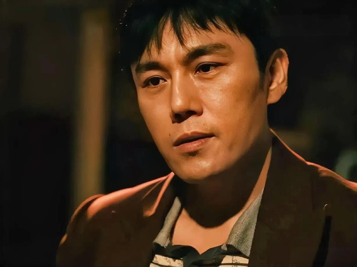 《扫毒风暴》：卢少骅钱被冻结，黄科长跟卢家撇清关系。卢少东的儿子天赐真不省事，