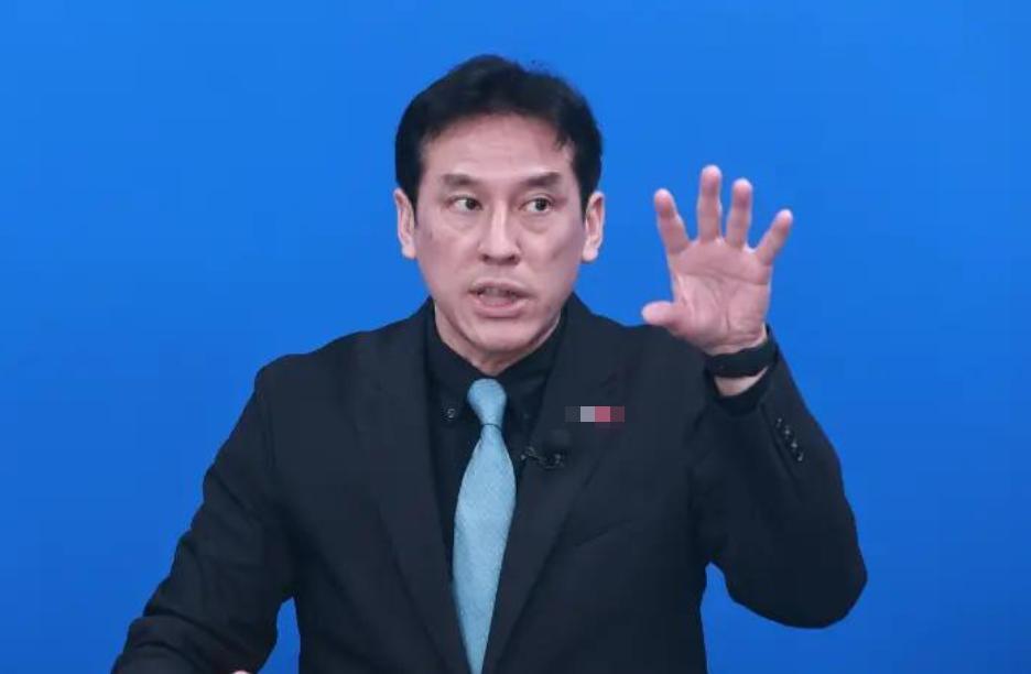 台湾媒体人公然妄称“美国是武松，大陆是老虎”！在近期，台湾媒体人黄暐瀚在一档节目