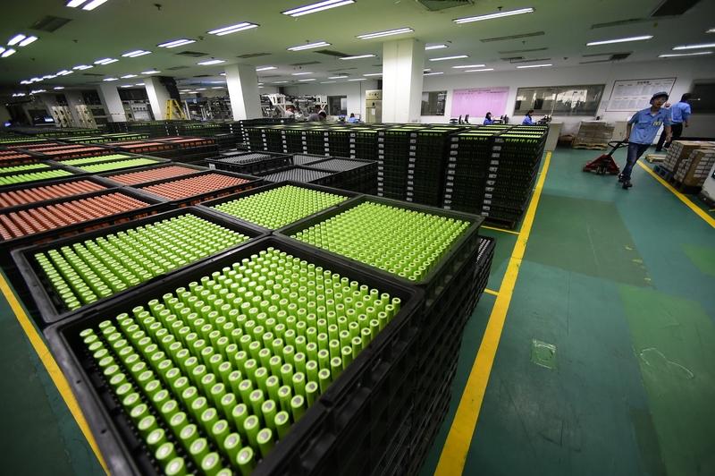 电池“内卷”的核心表现1. 价格战愈演愈烈：磷酸铁锂电芯均价较峰值累计下跌