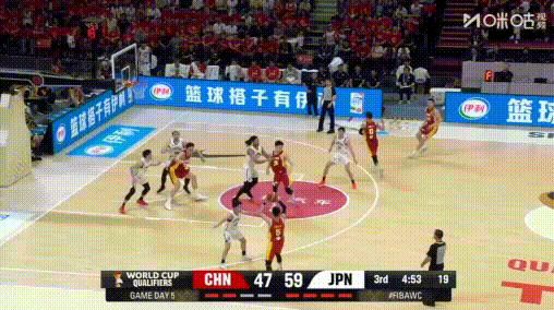 杨瀚森9分——亚洲第几中锋？看看图1这上篮，完全抹过去了居然篮圈都没碰到，在美