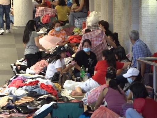 香港最厉害的地方是牢牢控制住了菲佣的价格。按香港劳工处2025年最新落地的硬