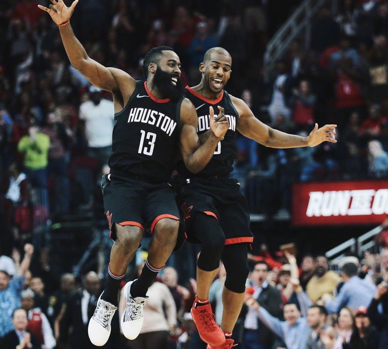 火箭耿耿于怀啊火箭媒体CLutchfans在社交媒体谈到了保罗签约快船，其写道