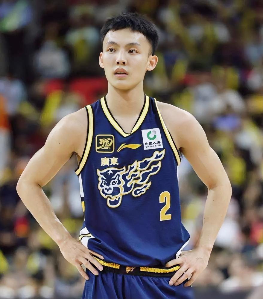 大爆冷！广东100-80大胜广厦，这3位本土球员为赢球立下汗马功劳！1. 徐杰