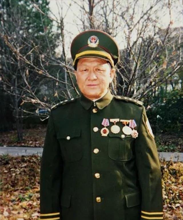 1995年1月14日下午4时15分，地处昆明闹市区的昆明百货大楼二楼发生爆炸，几