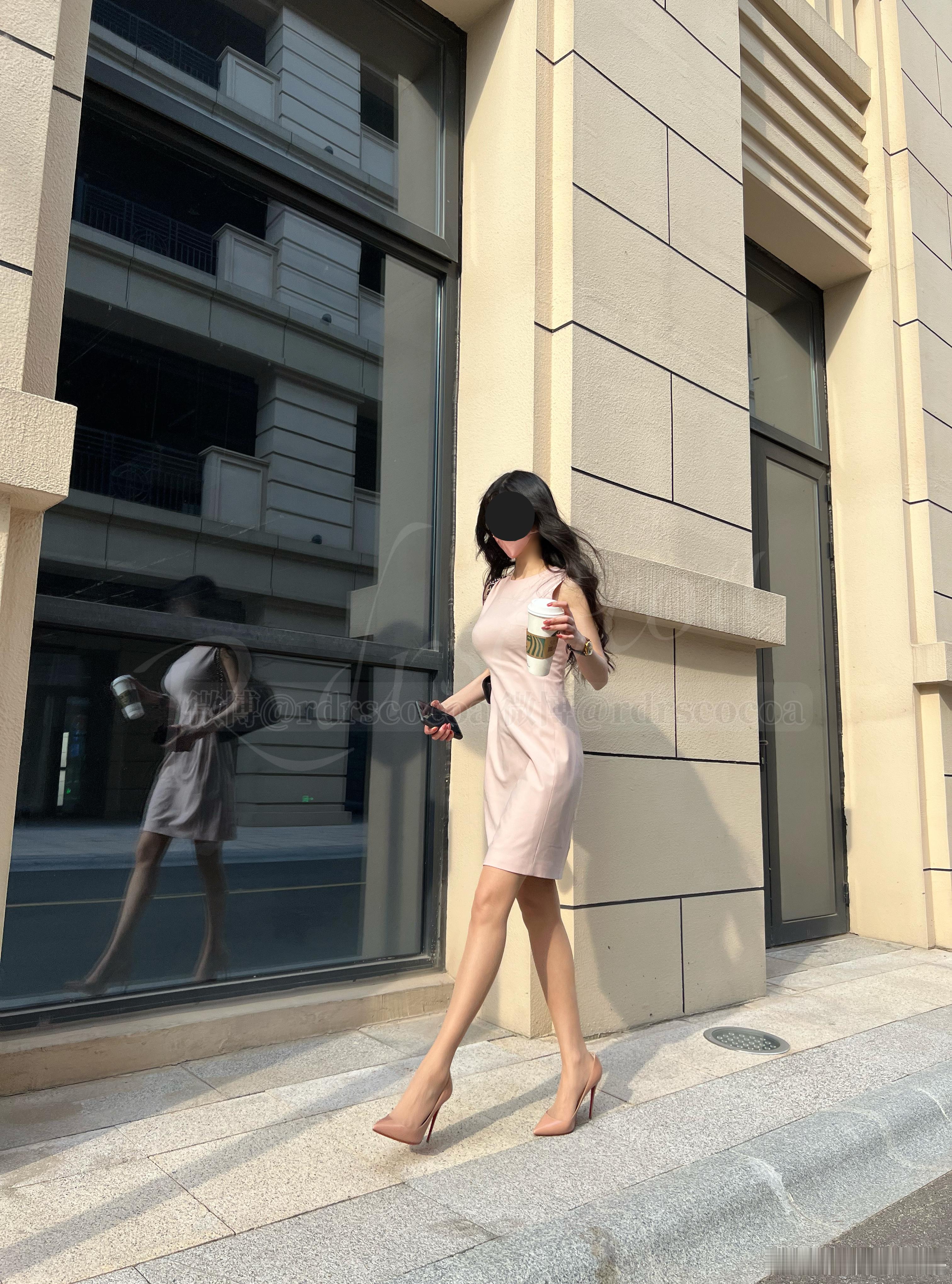 ChristianLouboutinSOKATE100裸色天花板今天穿什