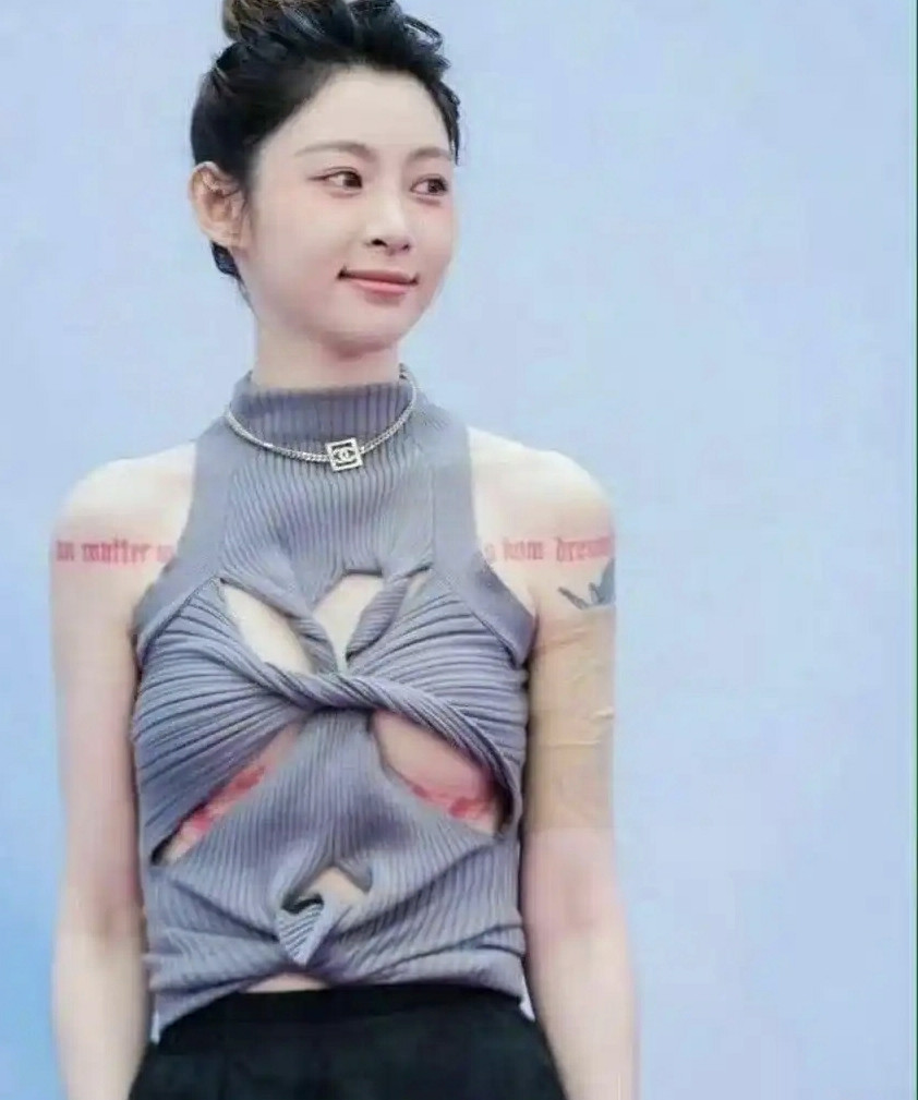 痞幼这套衣服设计什么水平