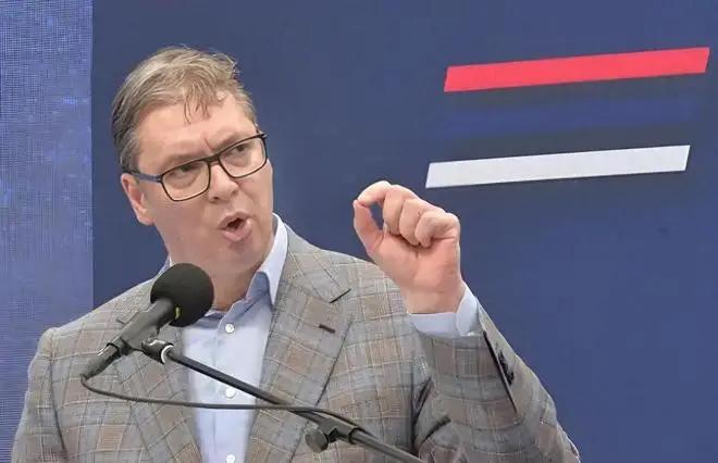 这塞尔维亚武契奇算是把天捅了个大窟窿，武契奇这一嗓子，在国际上炸了个雷。 1