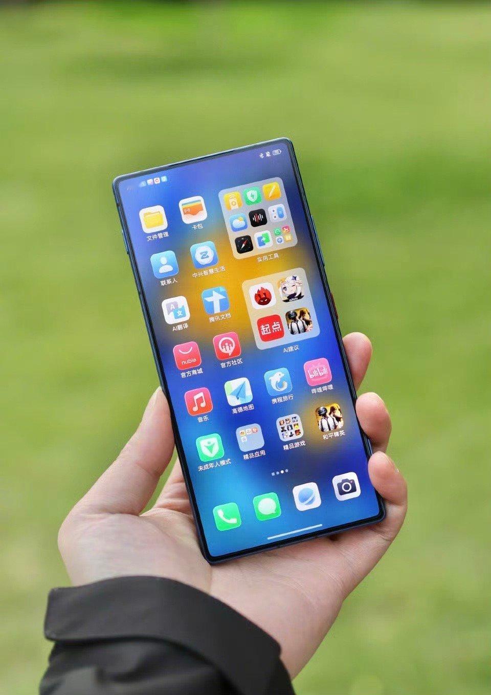 下一代旗舰可能做出黑边宽度1mm内的屏幕，影响手机屏占比极限的应该是前置镜头了