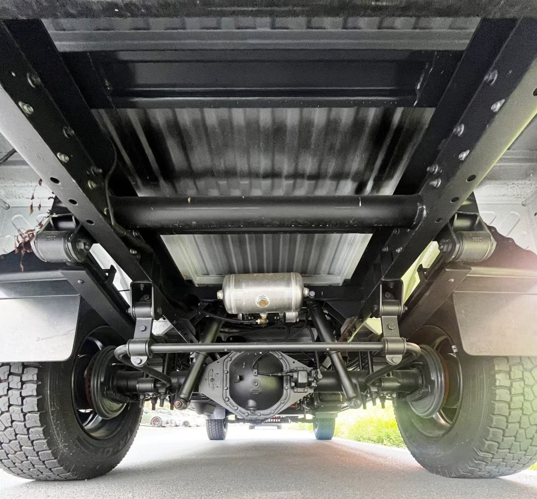 好车分享IvecoDaily4X4，世界上唯一的硬派越野Van，带有全时四
