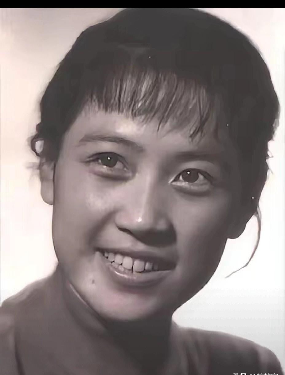 九十二岁。三种癌症。送走了女儿，又送走相伴六十年的丈夫。她对女儿承诺：“好