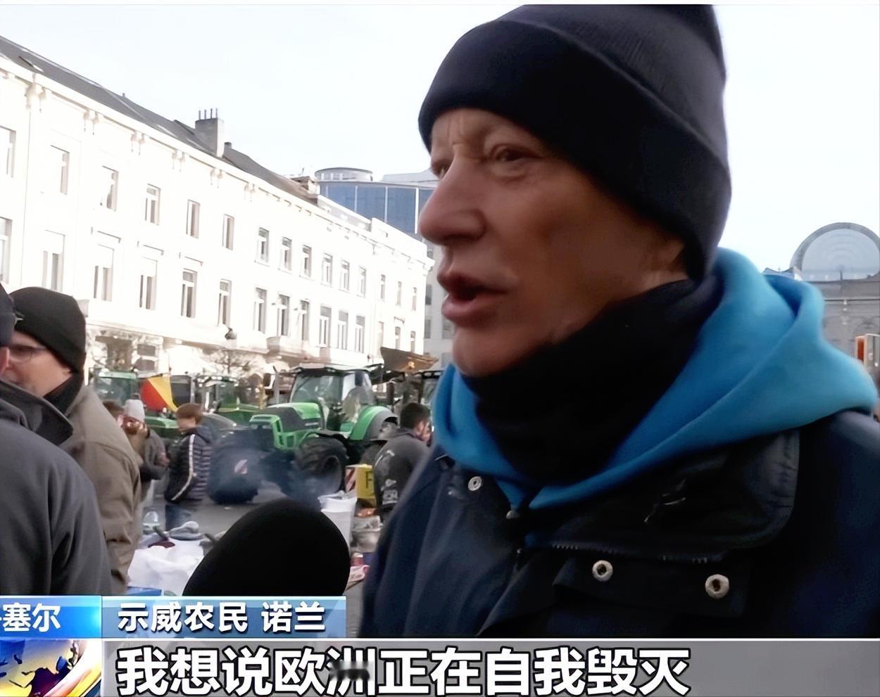 比利时的布鲁塞尔可热闹坏了，欧盟27个国家的上万名农民开着拖拉机浩浩荡荡冲到了欧
