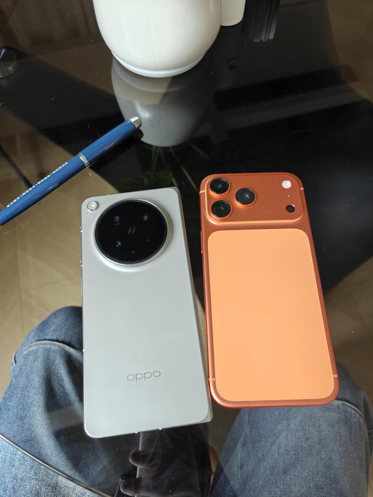 花一万块你会买OPPO折叠还是苹果17ProMax？-一万块钱买手机确实挺贵