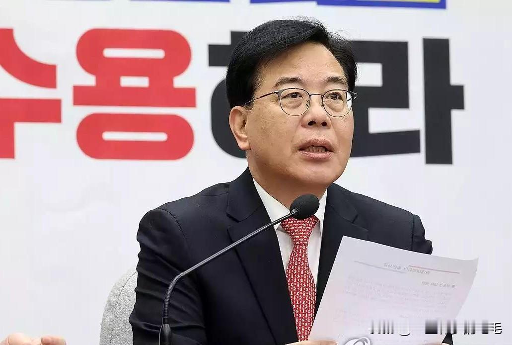 1月31日，韩国国民力量党院内代表宋彦锡就金建希特检组相关问题表态，要求彻查该组